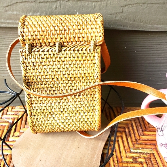 COLLECTION 18 WICKER & FAUX LEATHER CROSSBODY NWOT. - Picture 2 of 4